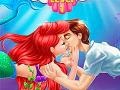 விளையாட்டு Ariel And Prince Underwater Kissing