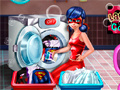 खेल Lady Bug Washing Costumes
