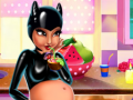 खेल Catwoman Pregnant